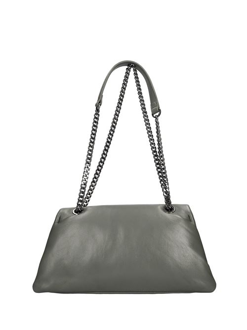  REBELLE | ALEXIS S FLUFFYGIADA